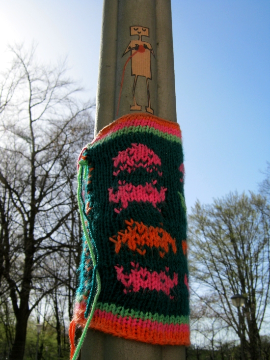 Streetpeople Sticken close 2_klein Street-People mit Urban Knitting