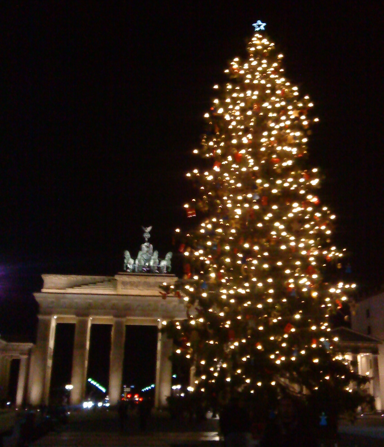 ChristbaumBrandenBurgerTor3 ChristbaumBrandenBurgerTor3